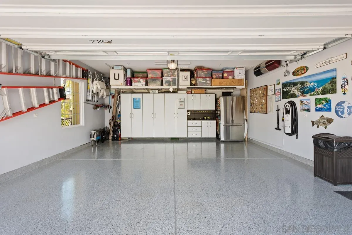 1049 Village Dr