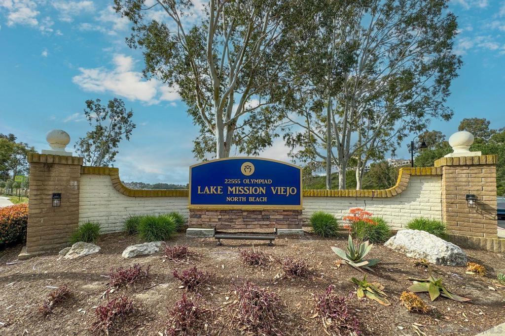 22591 Via Santa Maria