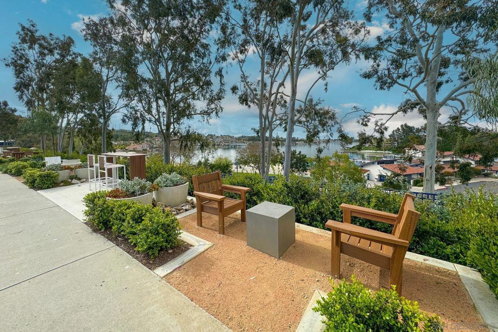 22591 Via Santa Maria