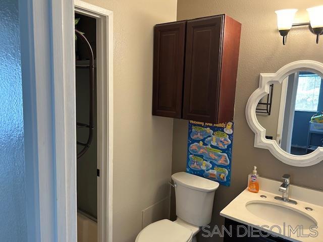 22591 Via Santa Maria