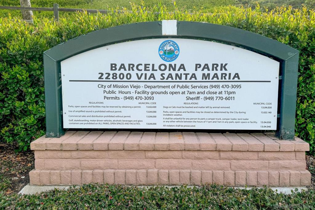 22591 Via Santa Maria