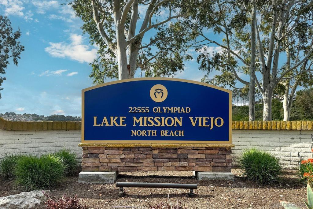 22591 Via Santa Maria