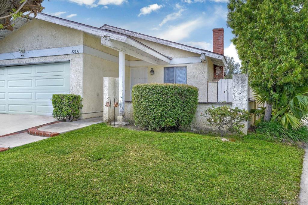 22591 Via Santa Maria