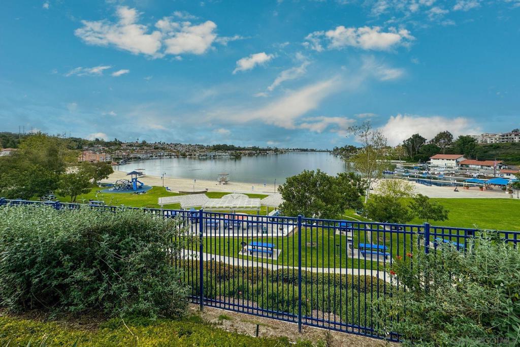 22591 Via Santa Maria