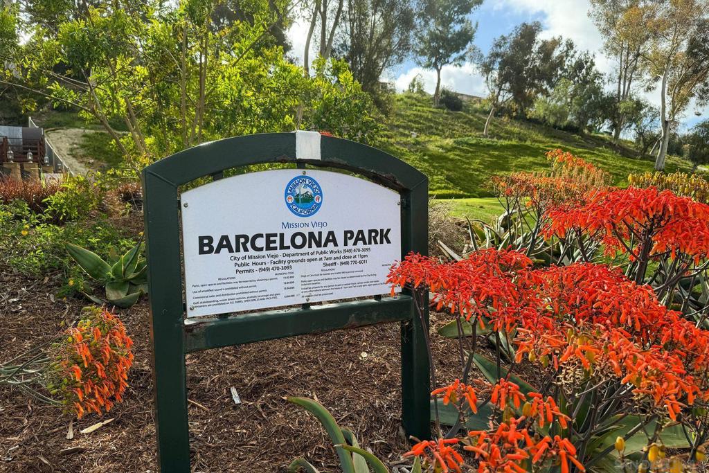 22591 Via Santa Maria