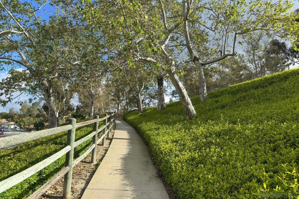 22591 Via Santa Maria