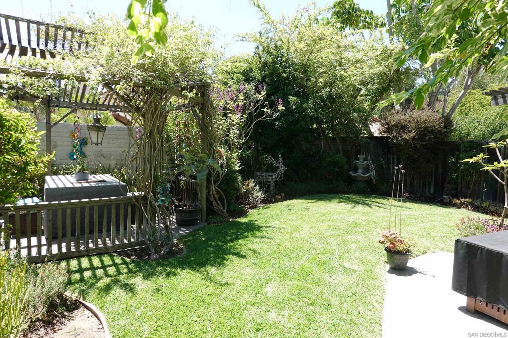 10934 Glencreek Circle