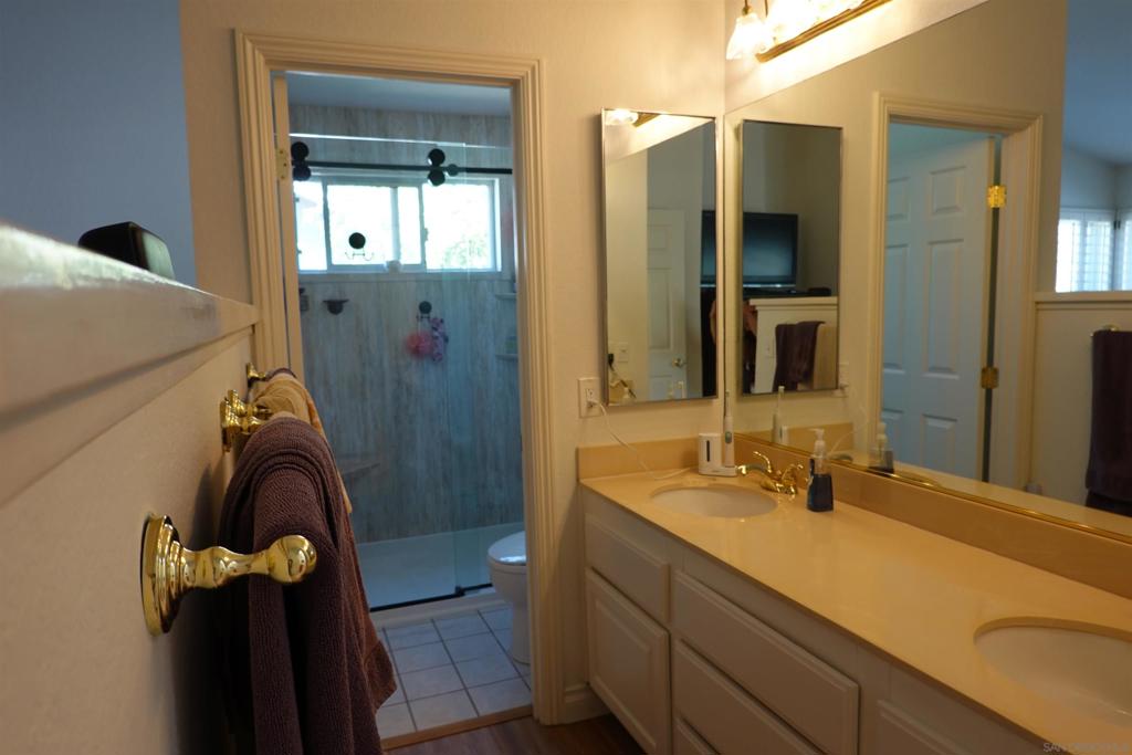 10934 Glencreek Circle