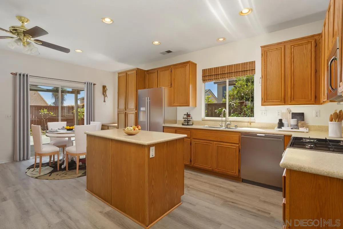 758 El Caballo Dr