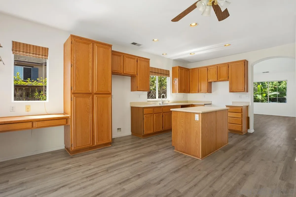 758 El Caballo Dr