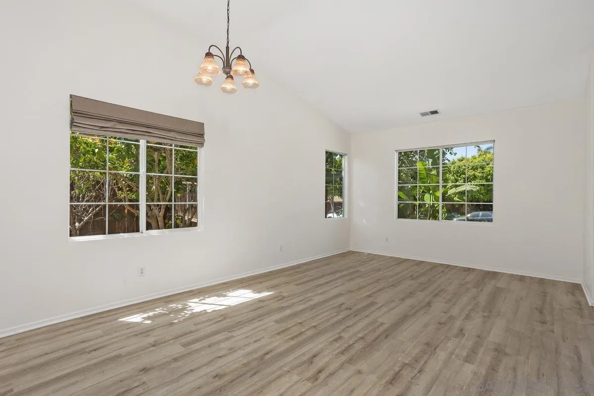 758 El Caballo Dr