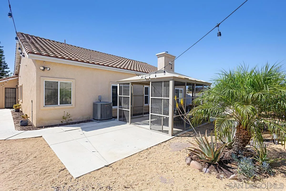 496 Christina Ct