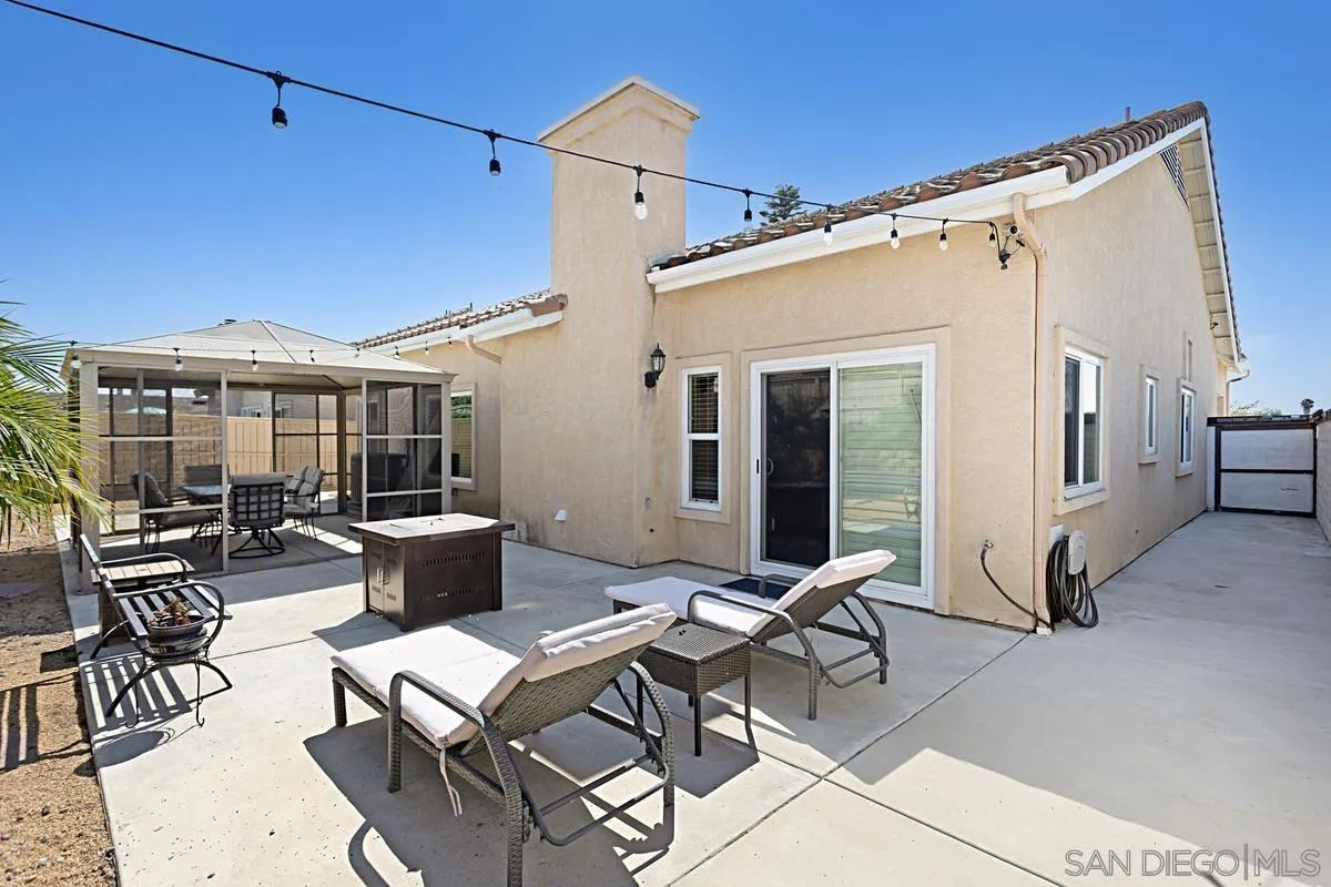 496 Christina Ct