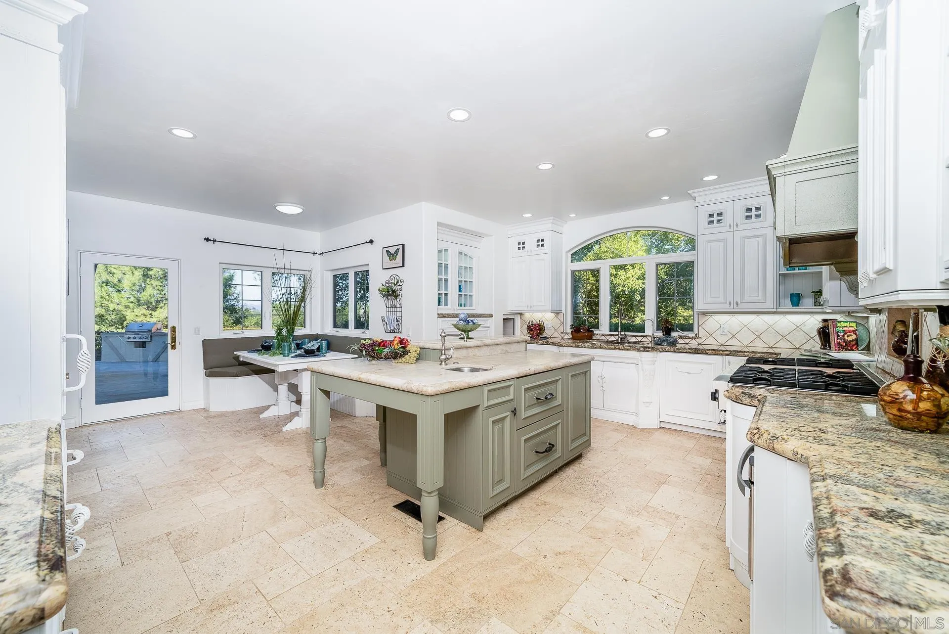 5 Rolling View Lane