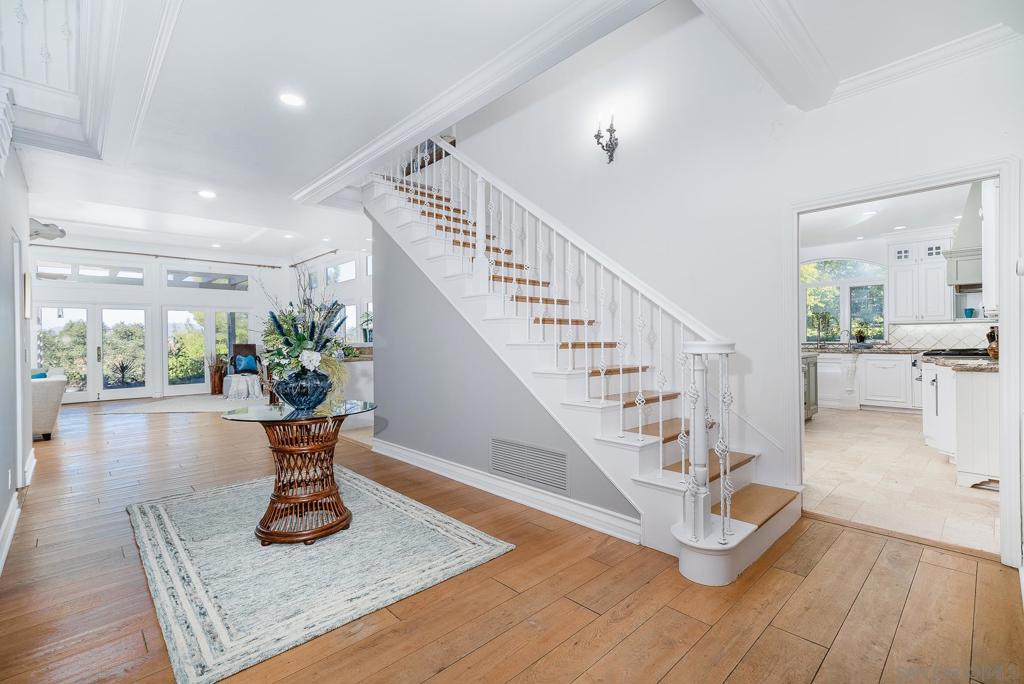 5 Rolling View Lane