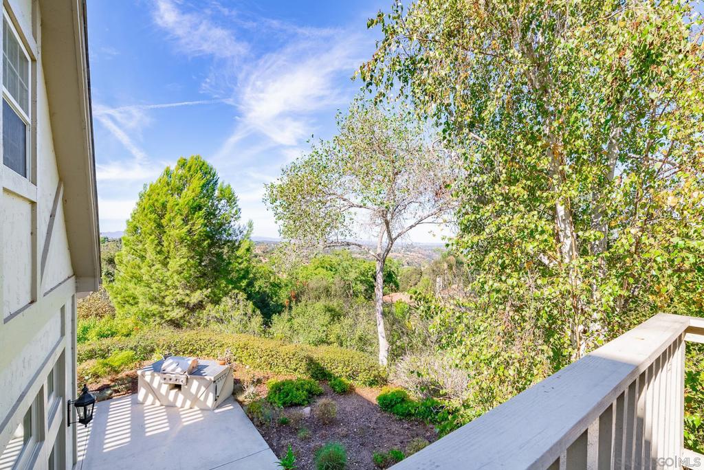 5 Rolling View Lane