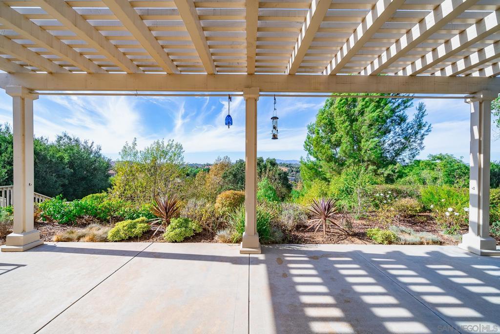 5 Rolling View Lane