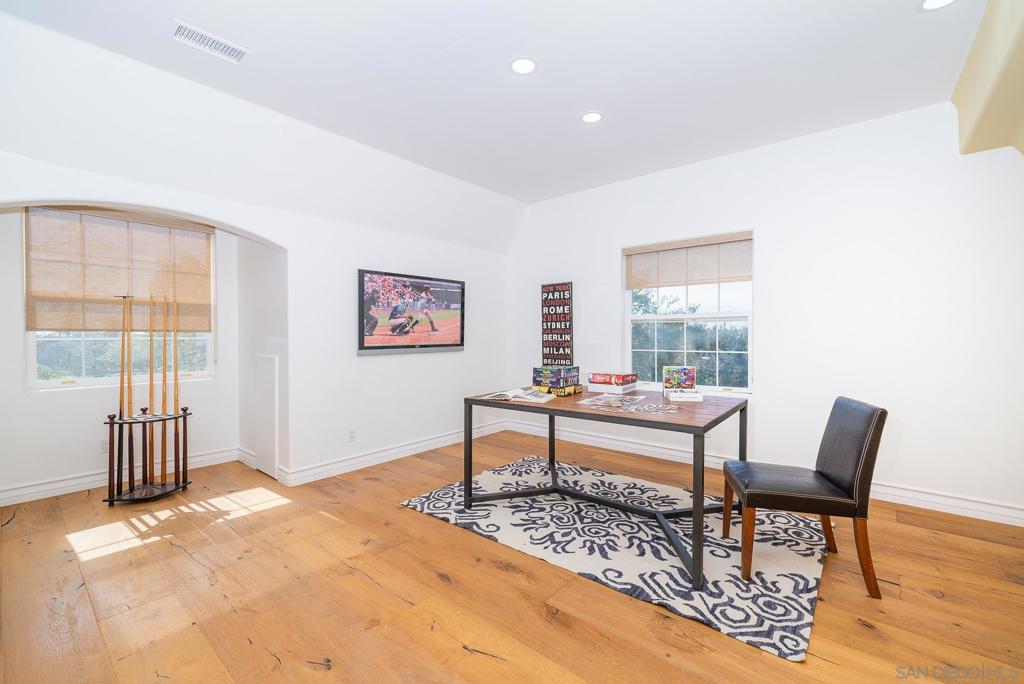 5 Rolling View Lane