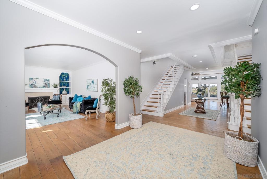 5 Rolling View Lane