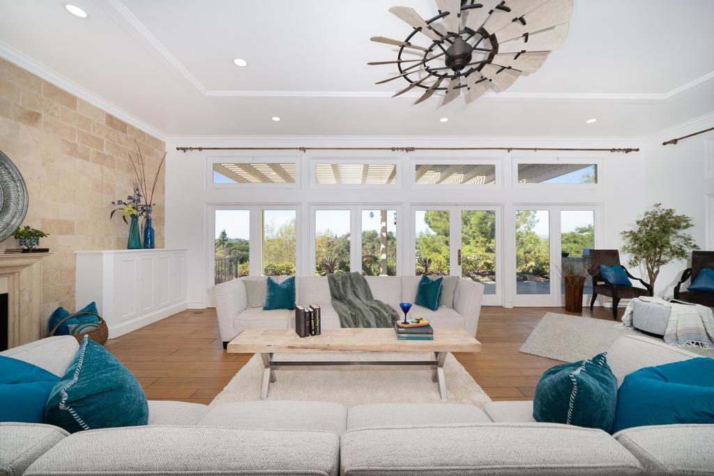 5 Rolling View Lane