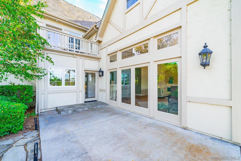 5 Rolling View Lane