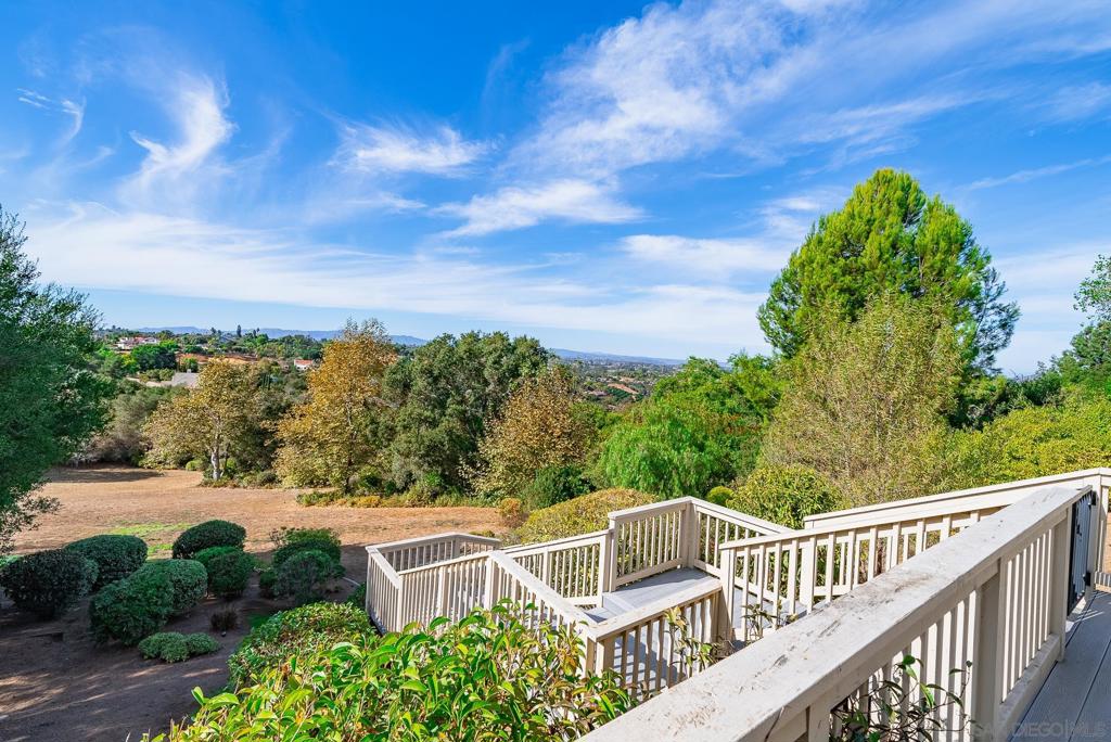 5 Rolling View Lane