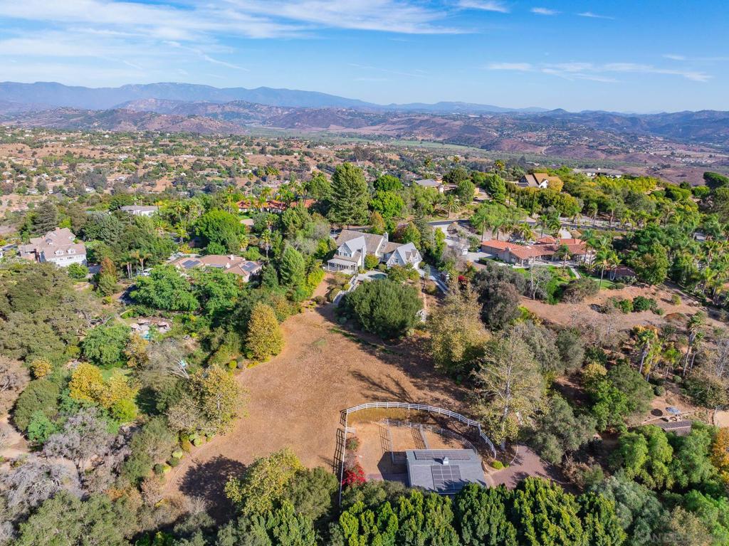 5 Rolling View Lane