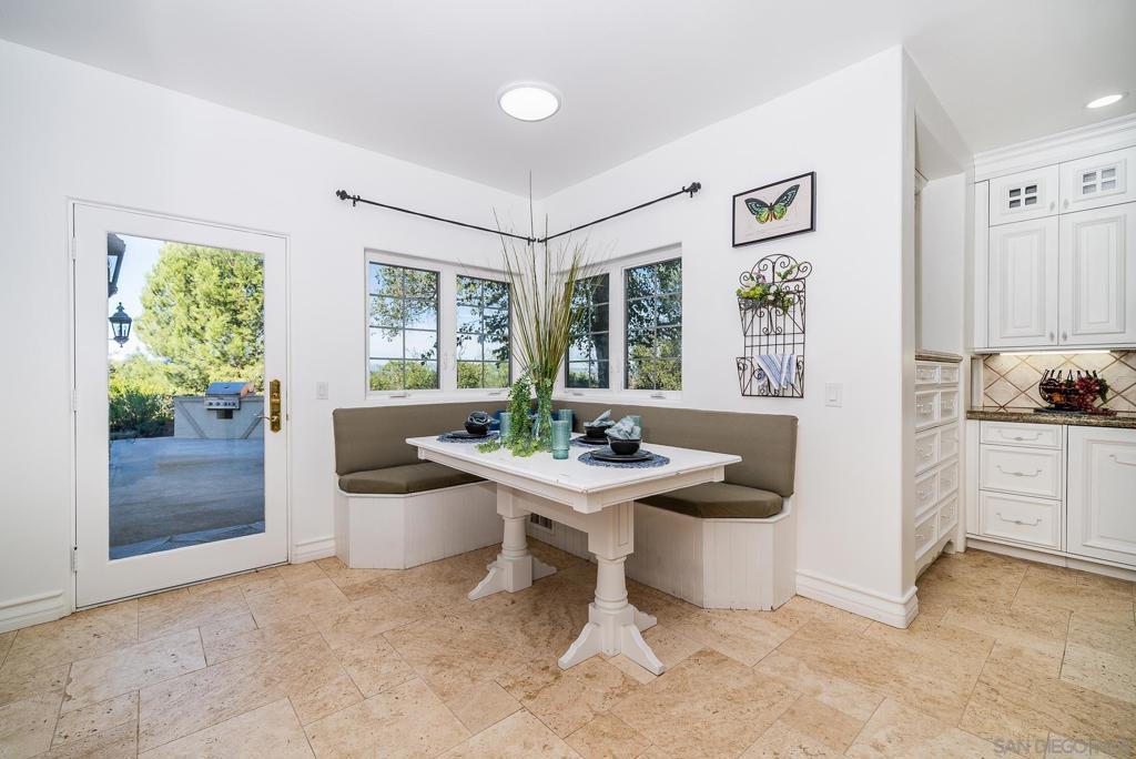 5 Rolling View Lane