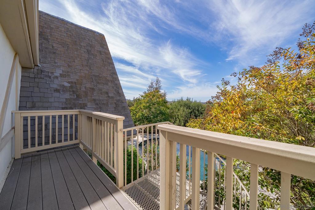 5 Rolling View Lane