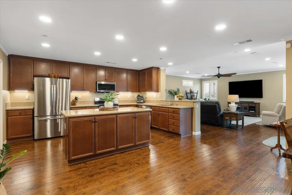 368 Tom Mcguinness Jr Cir
