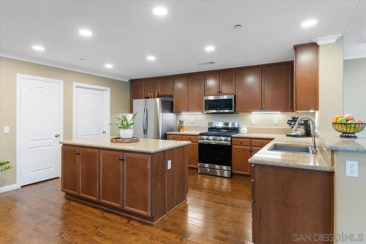 368 Tom Mcguinness Jr Cir