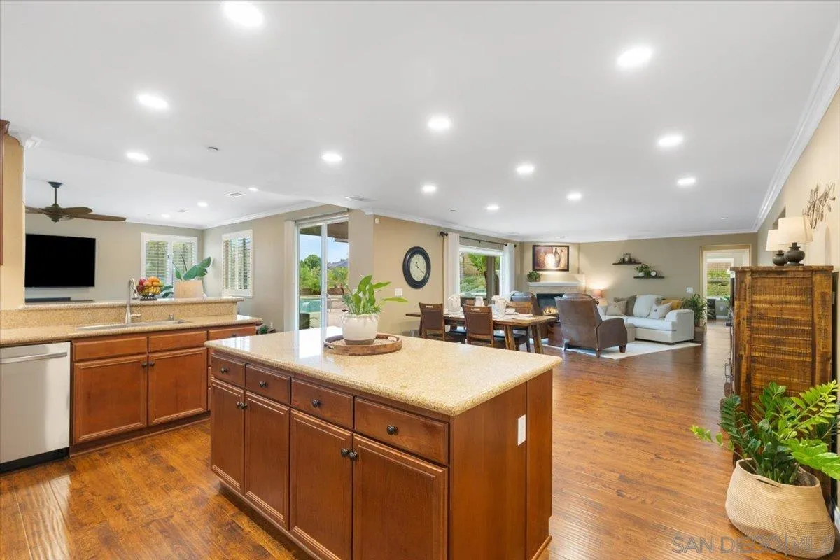 368 Tom Mcguinness Jr Cir
