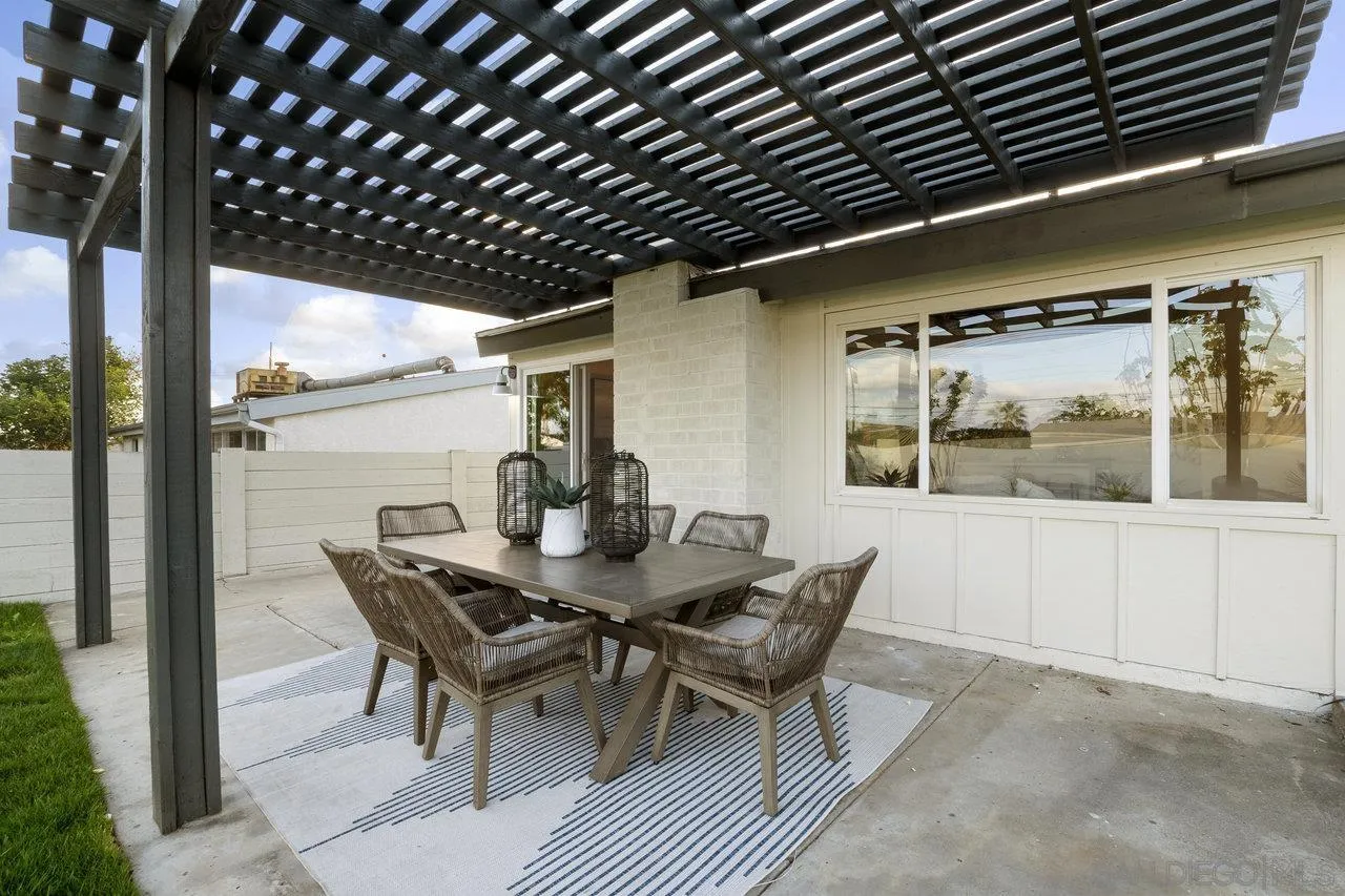 2487 Monette Dr