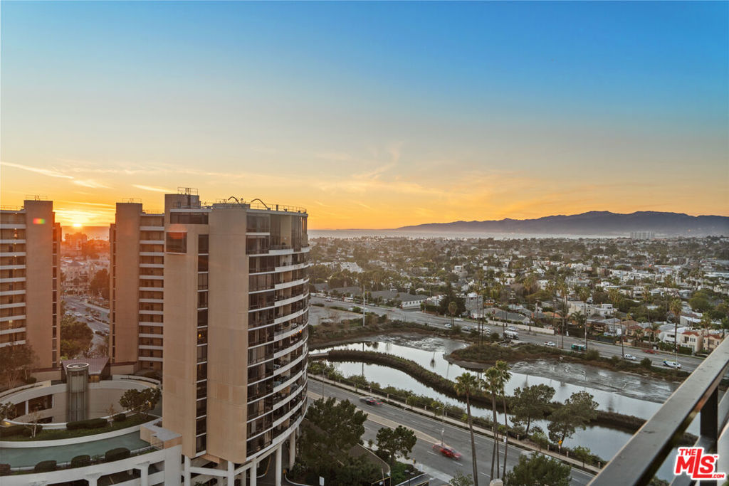 4314 Marina City Drive PH16