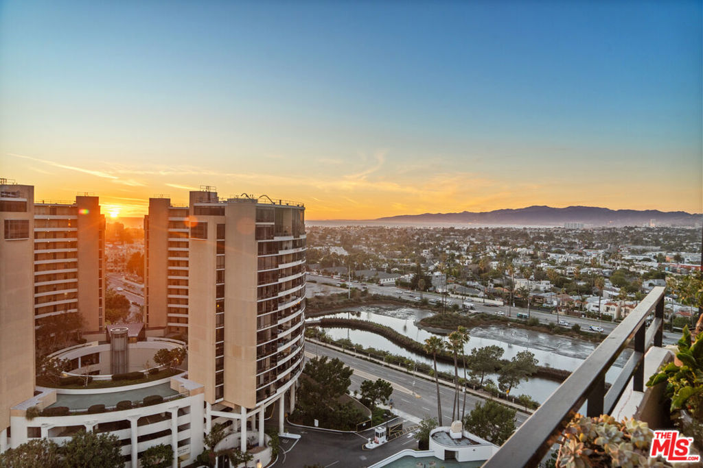 4314 Marina City Drive PH16