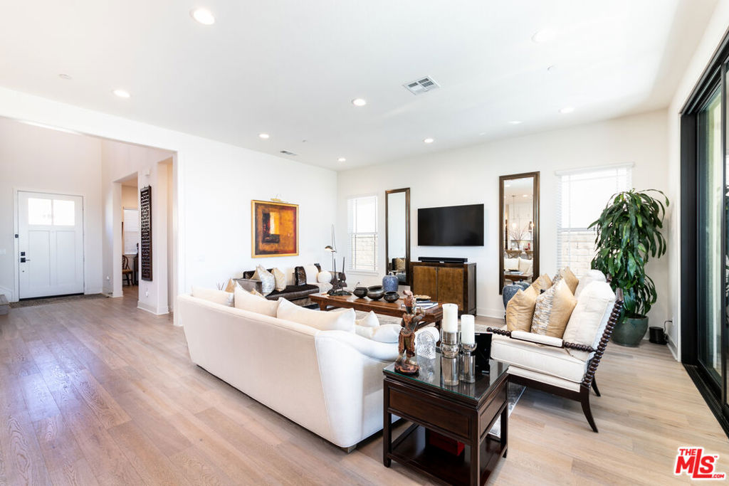 21114 W Citylights Drive