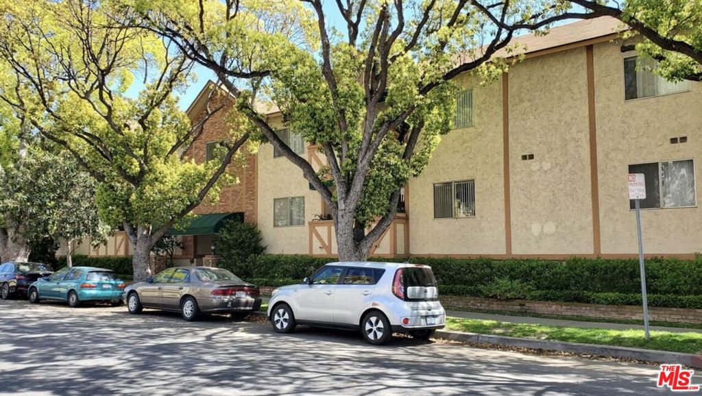 12030 Rochester Avenue 206