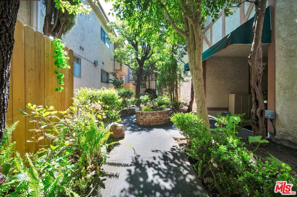 12030 Rochester Avenue 206