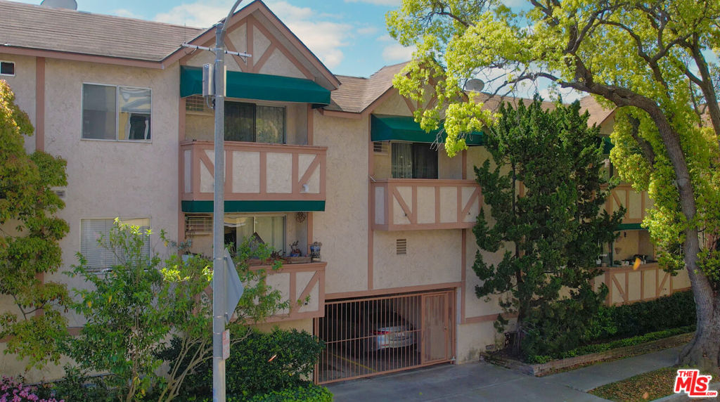 12030 Rochester Avenue 206