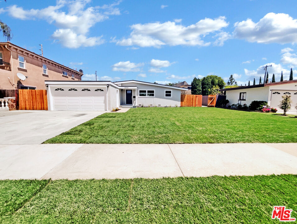 13522 Descanso Drive