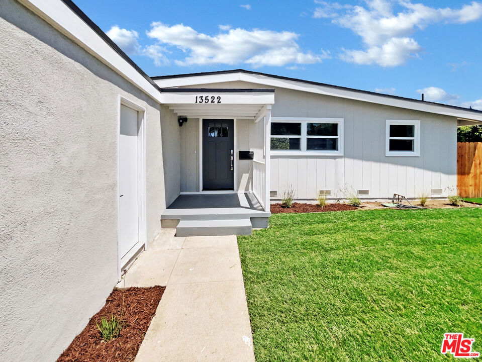 13522 Descanso Drive