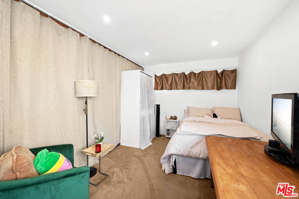 4835 E Anaheim Street 307