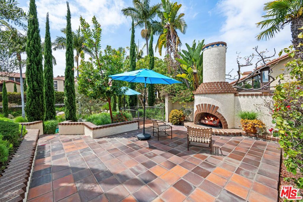 4835 E Anaheim Street 307