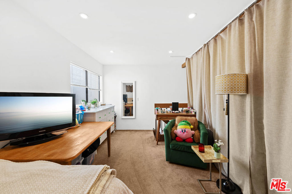 4835 E Anaheim Street 307