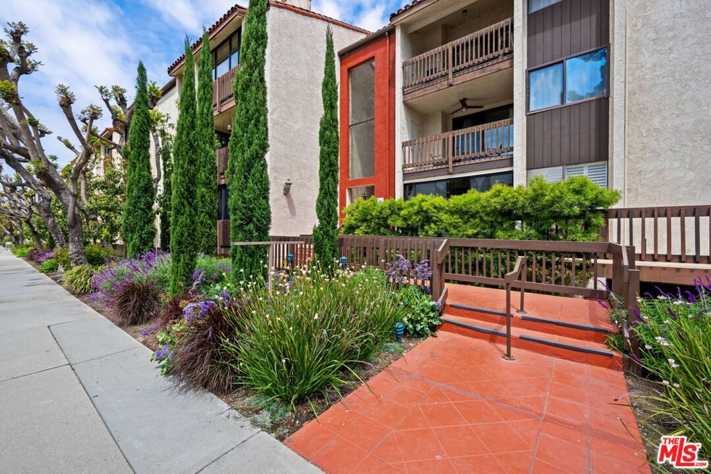 4835 E Anaheim Street 307