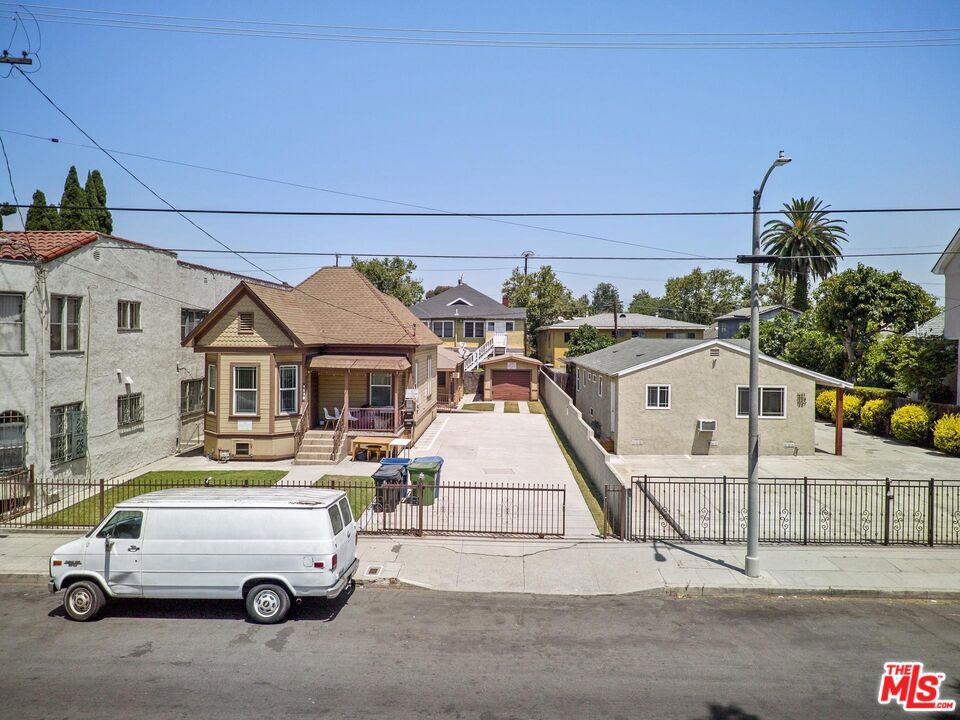 1237 W 24th Street
