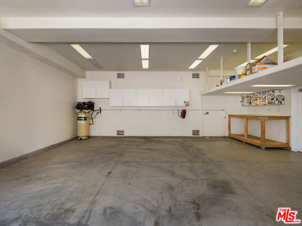 1563 W 218th St