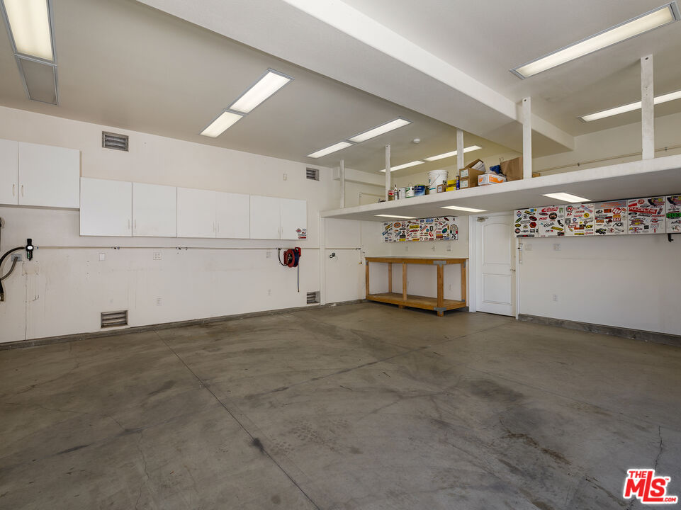 1563 W 218th St