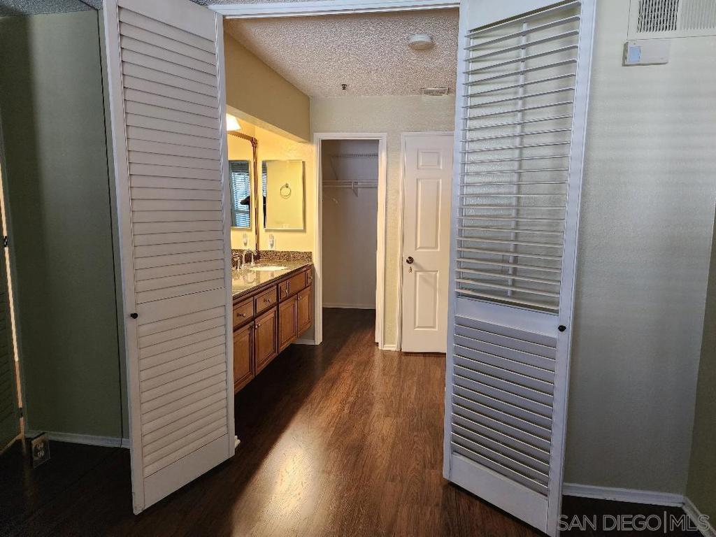 5705 Friars Rd 22