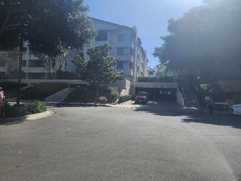 5705 Friars Rd 22